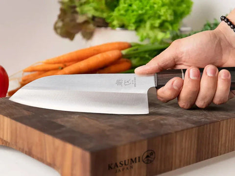 Edge Retention vs Toughness in Santoku Steels: Which to Choose?